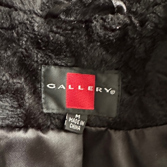 Gallery vintage Faux Fur Coat w/convertible stand collar!